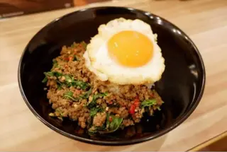 Pad Kra Pao Neah Khai Dow