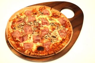 Pizza Prosciutto Funghi