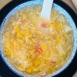 Sopa de maíz con carne de cangrejo