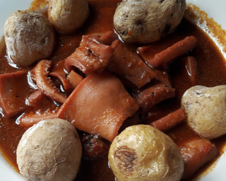 Potas En Salsa (Ración)