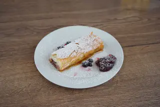 Štrudla višnja