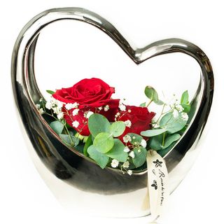 Corazón plata con rosas y paniculata
