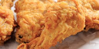 Sfera e fritta pollo e patate 2 pezzi