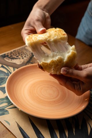 Desayuno Arepa Con Queso