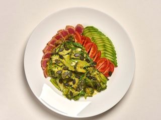 Зелений салат з тунцем (300g)