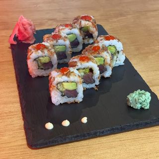 ROLLS ATUN  ROJO  PICANTE CEBOLLA FRITA  8 PCS