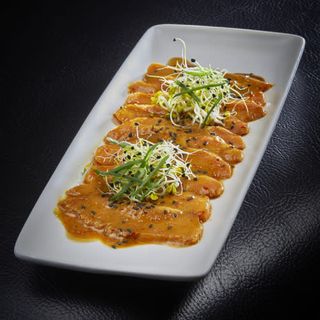 Tiradito Oriental De Salmón