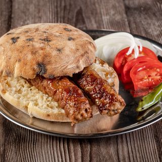 Средна Порция Шиш Чевапи (300г)