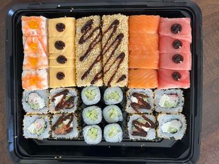 Суші Сет Асорті (1100г)