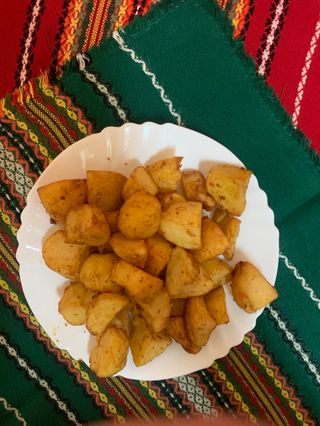 72.Домашни пикантни картофки (300г)
