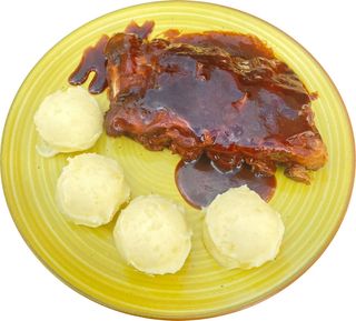 Costite Bistro cu sos BBQ si cartofi piure