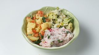 Surówka cukinia z marchewką i kukurydzą