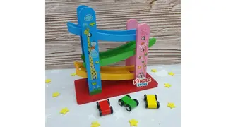 Деревянная горка с машинками