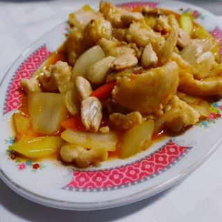 Pollo con almendras