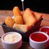 Queso Frito A Las 3 Salsas