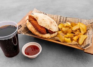 Menù bimbo-panino con Cotoletta di filetto di pollo