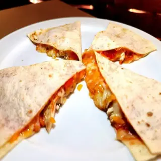 Cheese Chicken Quesadilla (4 Uds.)