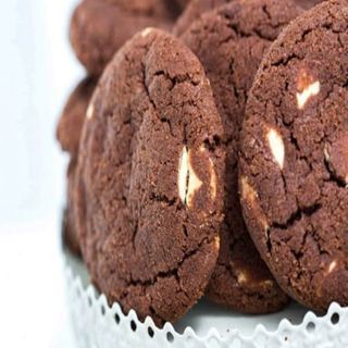 Biscuiti cu fulgi de ciocolata alba