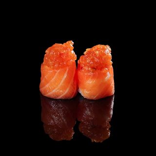162 Gunkan spicy salmon
