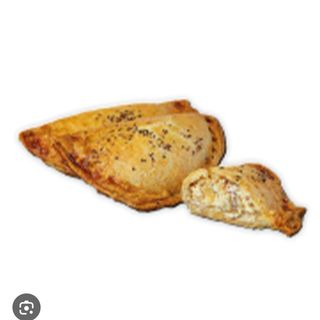 empanada queso de cabra y cebolla caramelizada