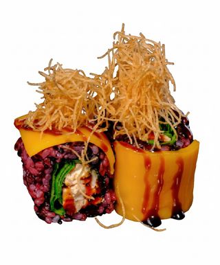 Ura sake roll salmone