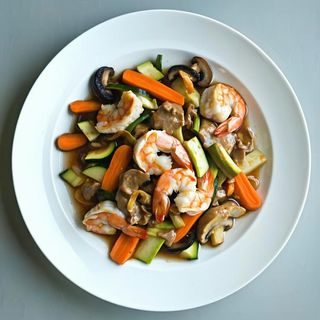 Pollo con gamberi e carne