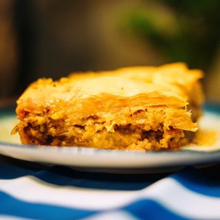 Baklava grecească cu nucă și fistic