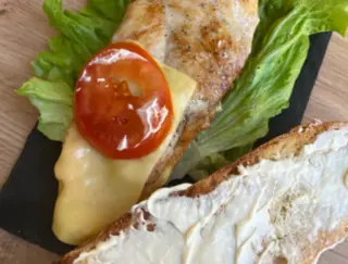 Bocadillo Con Pechuga De Pollo