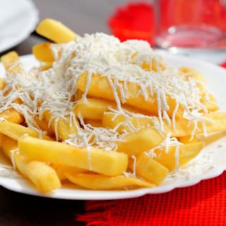 CARTOFI PRAJITI CU BRANZA