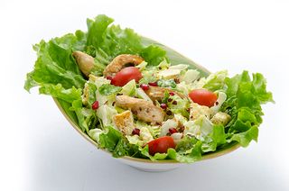 სალათა შქმერული ქათმის ფილეთი