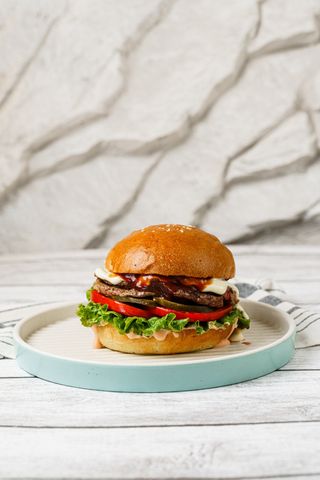 Стейк-бургер