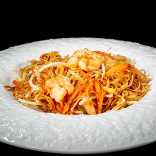 52. Spaghetti di riso con gamberi e verdure