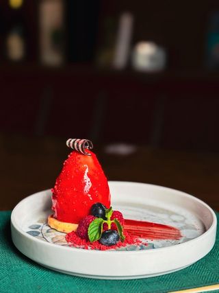 Rafaelo sa šumskim voćem