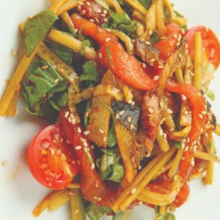 Աղցան օձաձկով և ապխտած սաղմոնով