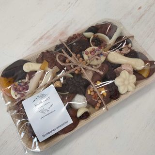 Bandeja de bombones artesanos surtidos