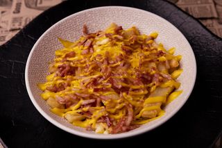 81 Patatas Fritas Con Bacon Y Queso Fundido