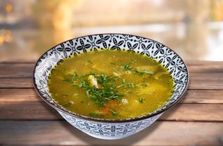 Пилешка супа с кестени и борови манатарки