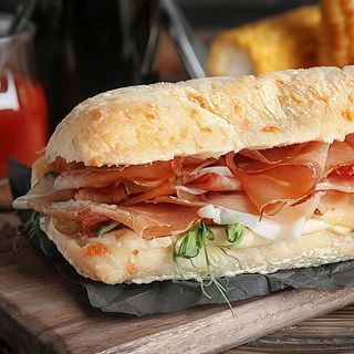 Bocadillo Frío De Jamón Serrano