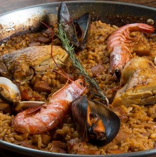 Paella mixta