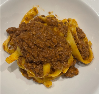 Tagliatelle tirate al mattarello con Ragù Bolognese