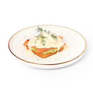 Пашот с семгой и авокадо на булочке бриошь ( 320 г)