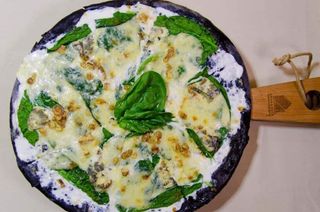 Bezglutenska pizza sa špinatom