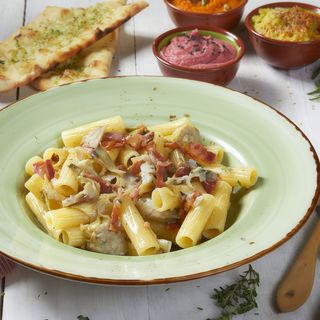 Rigatoni amb carxofa i guanciale