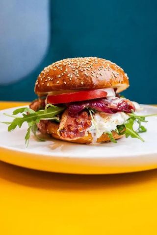 Burger z ośmiornica Molli