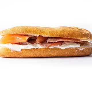 70. Salmón ahumado y crema de queso