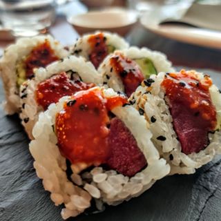 Uramaki Spicy Tuna Roll, 8 Piezas