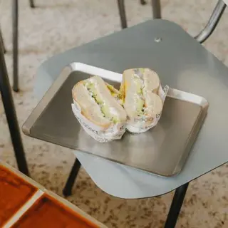 Bagel de Abacate e Ovo