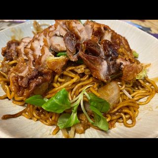 23c Yakisoba Con Pato Asado