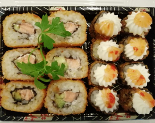 25.Maki Frito com Queijo Fresco e Maki Gold