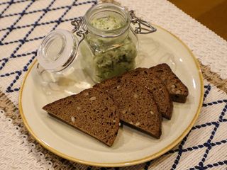 Фирменная чесночная закуска из сала